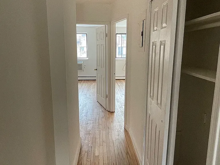 75-34 Grand Centrl Pkwy #3-SR — Photo 8