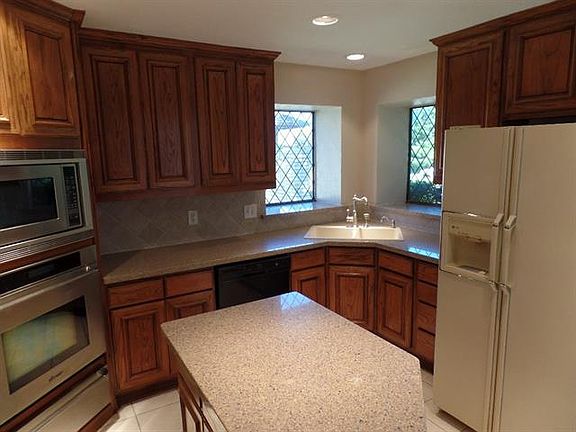 5th image of 4304 Country Brook Dr