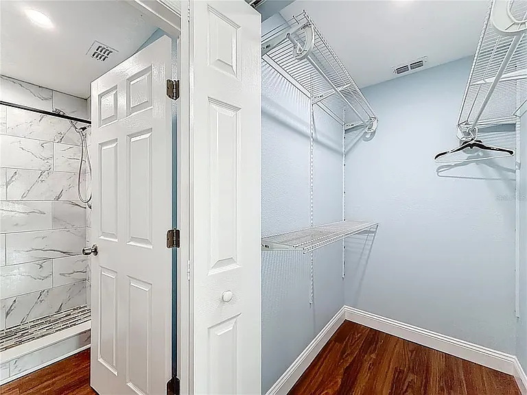 2260 Grenwich Ave #2260 — Photo 32