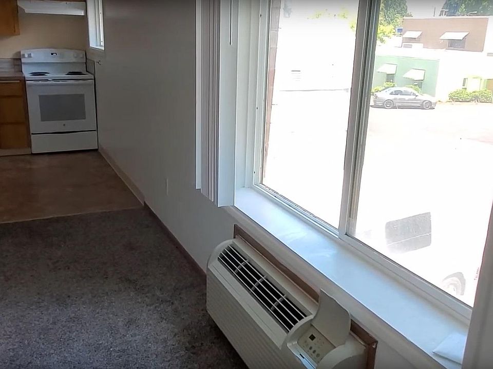 2nd image of 1929 Cedar St #7