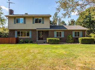 10525 Leeke Rd, Chelsea, MI 48118