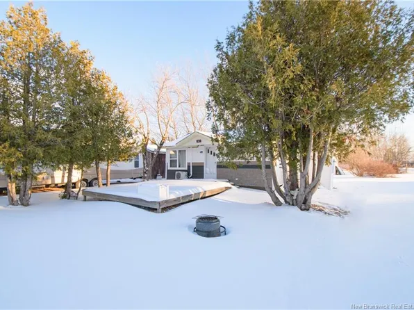 52 Bray Blvd, Cocagne, NB E4R 2G4