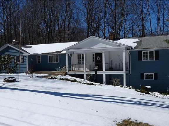 2nd image of 150 Lakeview Ln