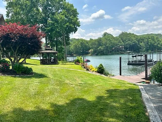 662 Waters Edge Cv — Photo 2