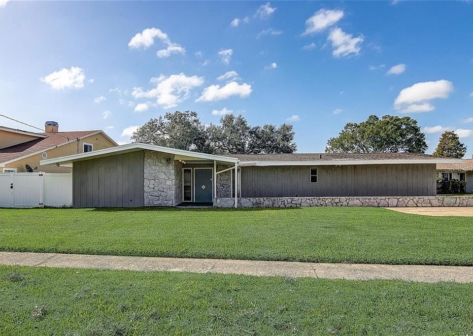 1st image of 6809 Spencer Cir