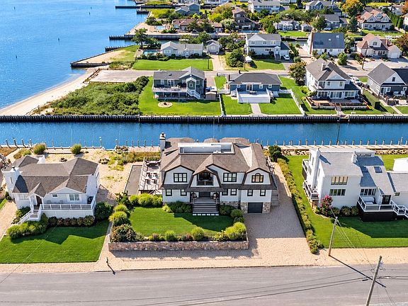 2nd image of 36 Shinnecock Rd