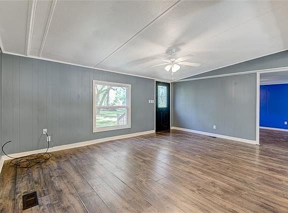 4th image of 31476 Carolyn Ln