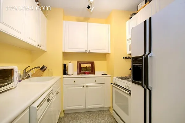 Rented by Corcoran | media 18