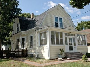 308 Healy St, Elgin, IL 60120