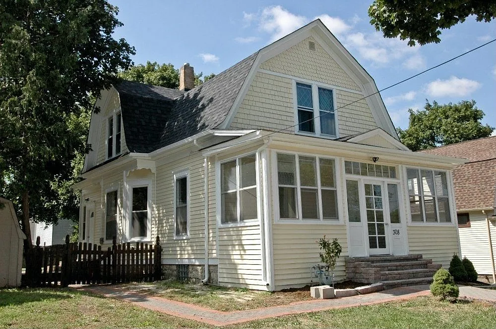 308 Healy St photo 1