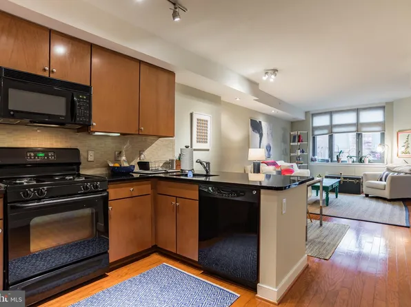 1117 10th St NW APT 1012, Washington, DC 20001