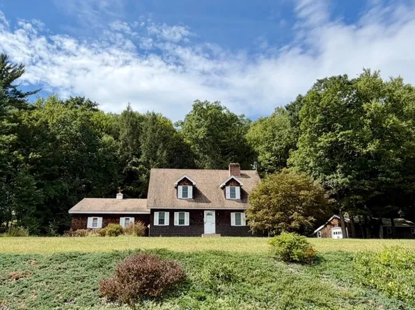 137 Newton Hills Road, Vernon, VT 05354