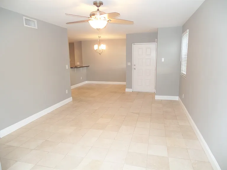 2881 N Oakland Forest Dr #112 — Photo 41