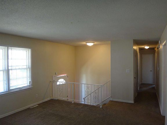 5th image of 11045 Booth Ave