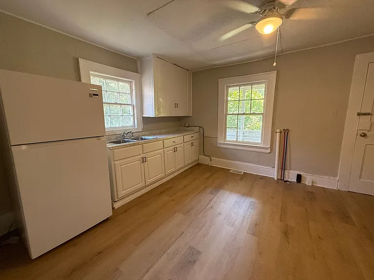 104 Parkview St W — Photo 4