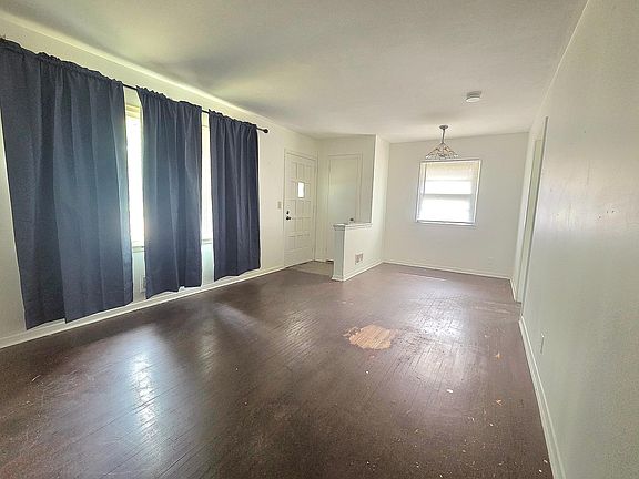 3rd image of 11740 Ilex St NW
