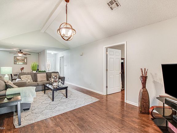 5th image of 112 Briar Green Dr