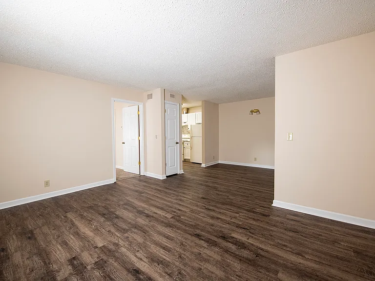 Willow Run Apartments — Photo 22