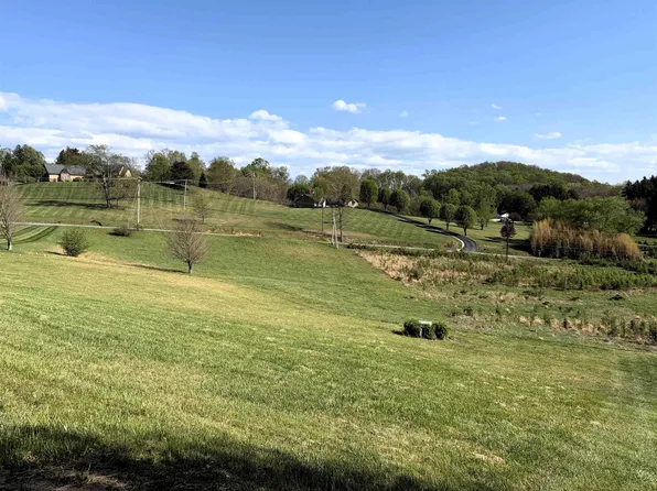 7005 Scottsdale Rd, Fairmont, WV 26554