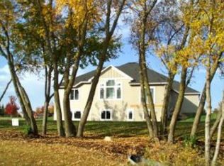 8335 Gallery Pkwy, Victoria, MN 55386