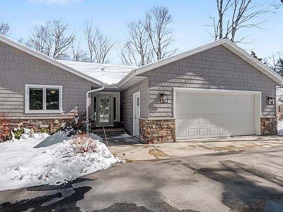 3rd image of 2466 N Oaks Cir #2902