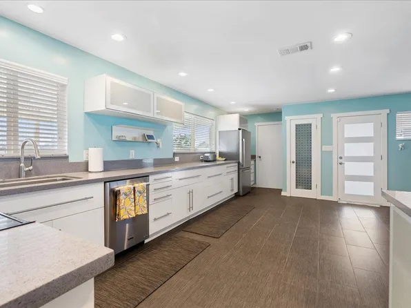 7261 Dry Creek Rd, Rio Linda, CA 95673