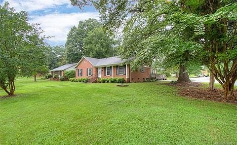 2nd image of 2229 Highlawn Dr