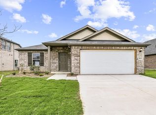 9025 Flying Eagle Ln, Fort Worth, TX 76131
