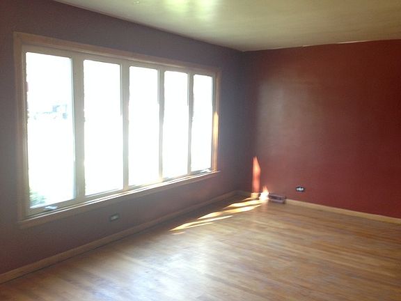 3rd image of 729 Willow Dr