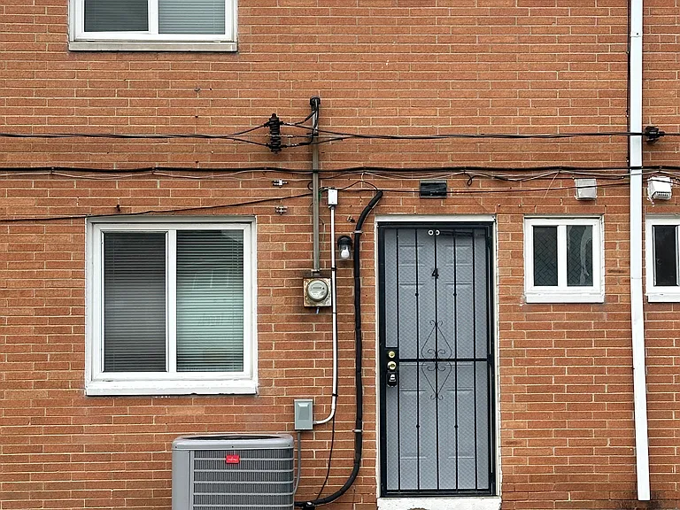 4878 Banbury Ct #4 — Photo 3