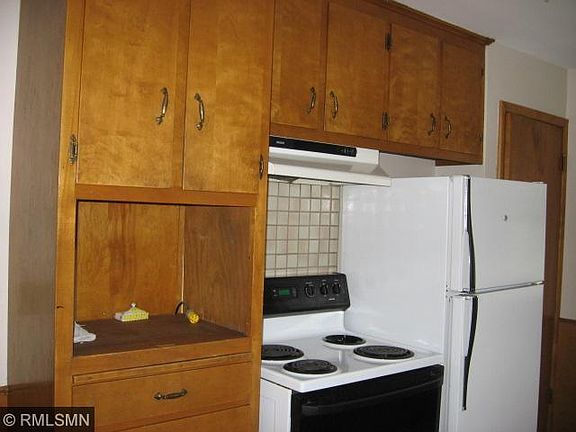 2nd image of 305 6th St SE