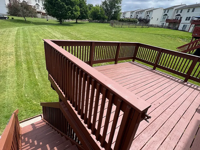 224 N Oak St — Photo 3