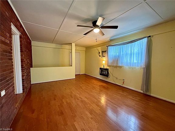 5th image of 641 Nelson Ln