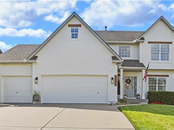 2517 SW Cabin Camp Ln, Lees Summit, MO 64082