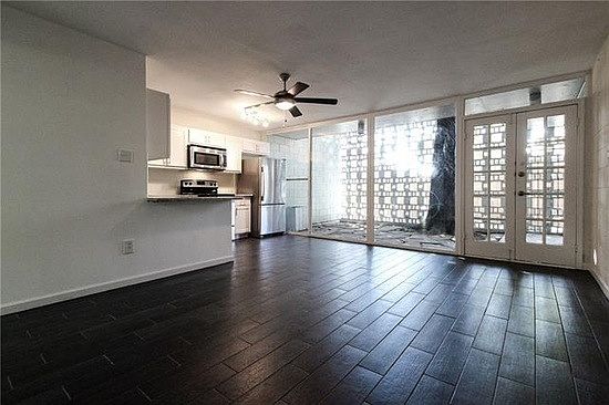 3rd image of 5119 Live Oak St APT 121