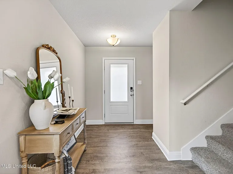 5438 Leeds Ln — Photo 9
