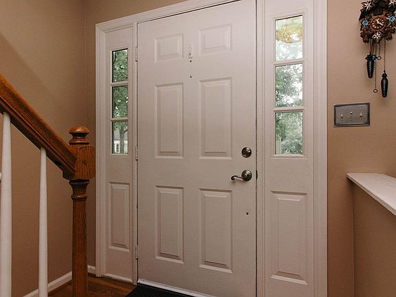 4th image of 933 Cherrywood Dr