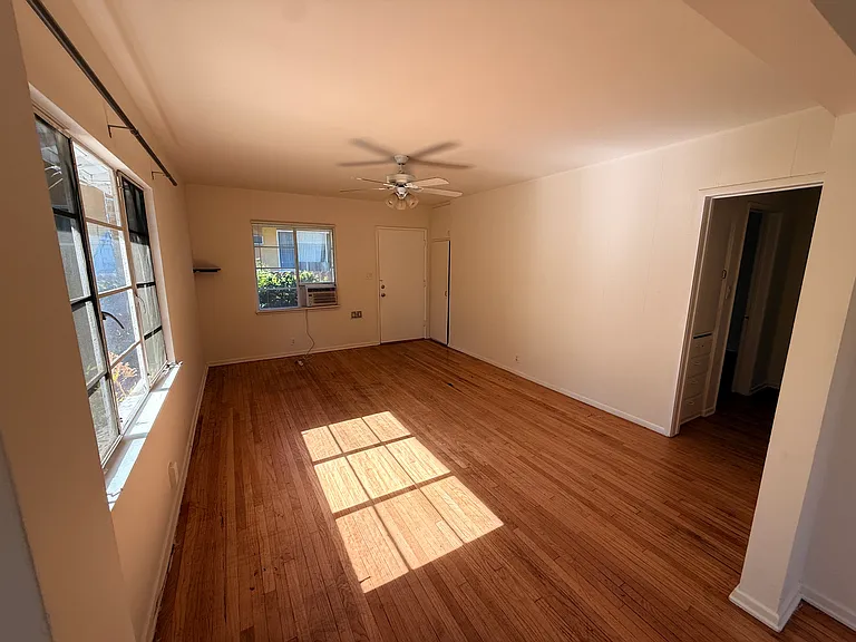 97 N Craig Ave #2 — Photo 5