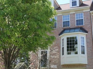 7414 Gillingham Row, Alexandria, VA 22315