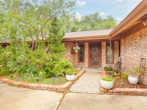 2902 Chaparral Cir, Bryan, TX 77802