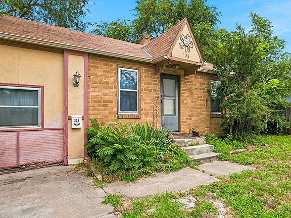 4th image of 828 W Irving Ave
