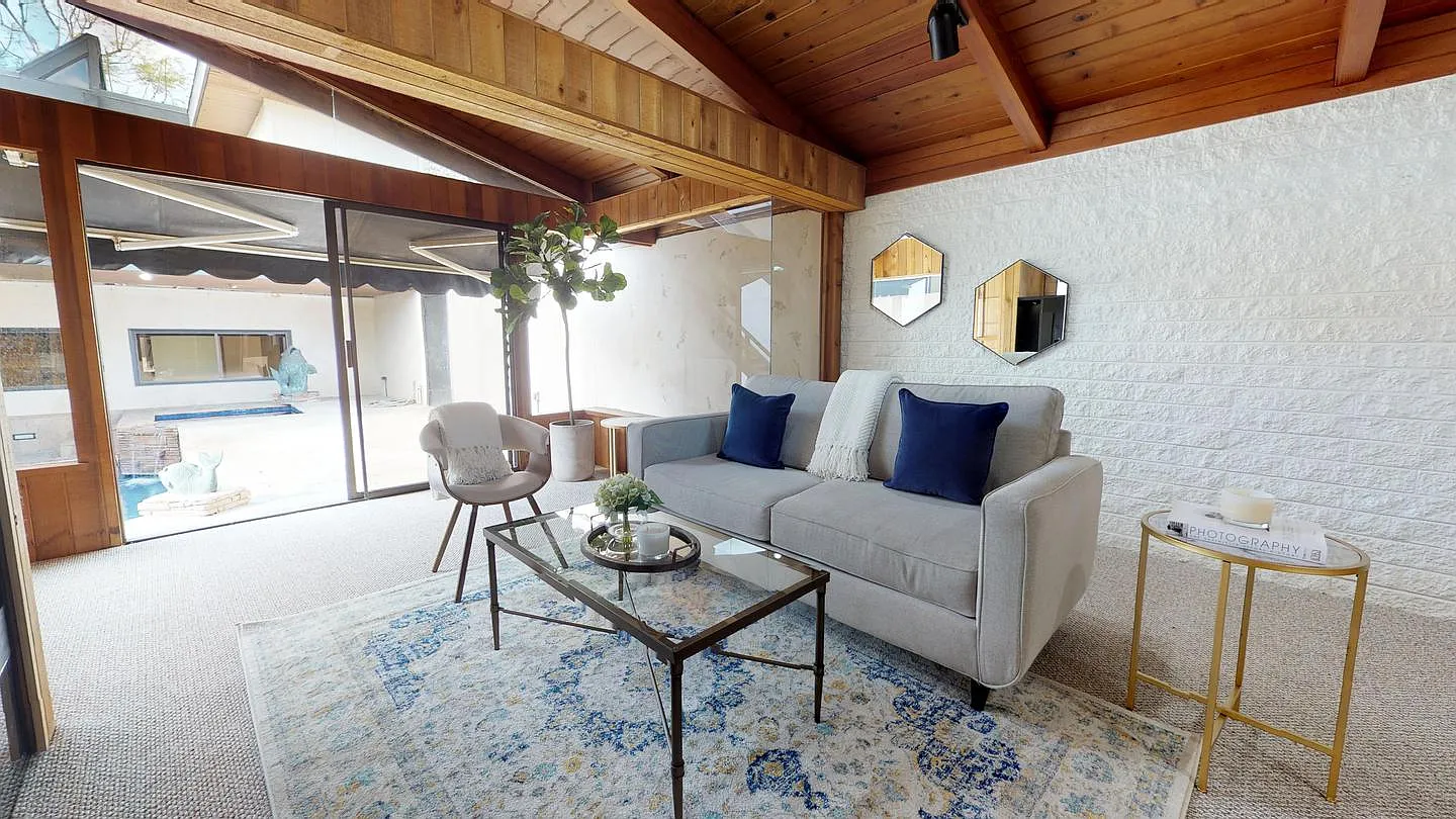Private Room in Stunning Manhattan Beach Home with Private Pool — Photo 1