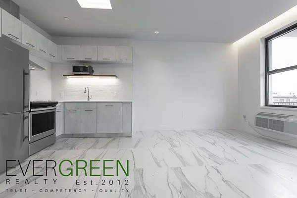Rented by Evergreen Apartments BK | media 32