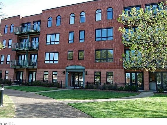 4th image of 443 Saint Pauls Blvd Unit 4E