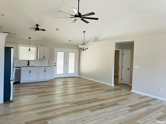 3rd image of 202 Olivia Dr