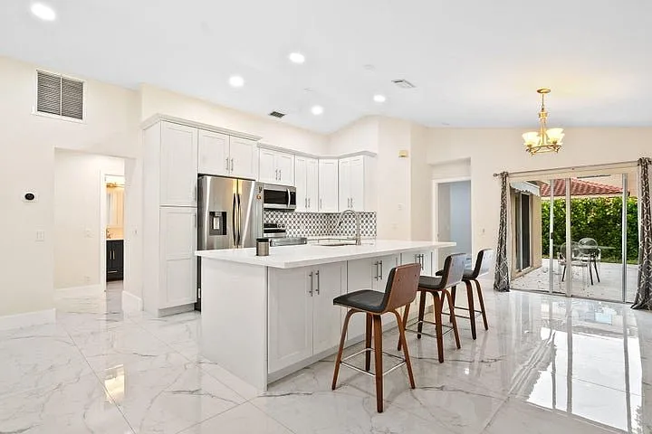 4498 Dogwood Circle, Weston, FL 33331 — Photo 2
