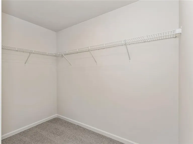 668 Mackenzie Cv — Photo 22