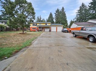 5886 Broadway Rd, Nanaimo, BC V9V1E5