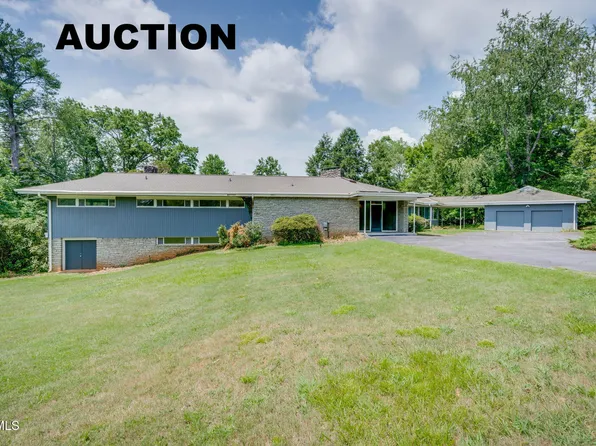 209 Maple Tree Dr, Bristol, TN 37620