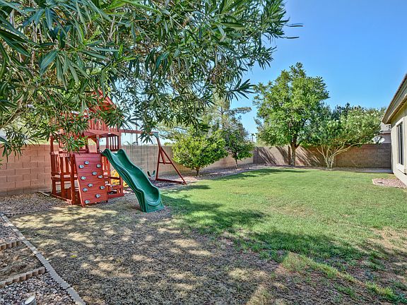 5th image of 3124 N 136th Dr